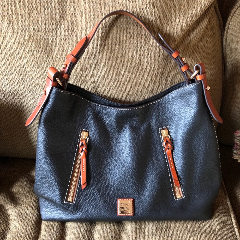 STUNNING Dooney & Bourke Handbag